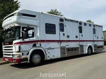 Whittaker Professional Transporter Scania P260 Horsebox