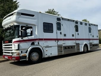 Whittaker Professional Transporter Scania P260 Horsebox