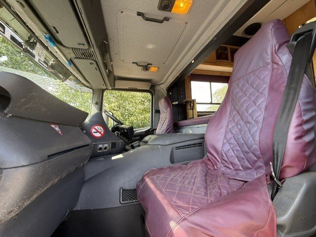 Whittaker Professional Transporter Scania P260 Horsebox - Trailers & Horseboxes in Banbury