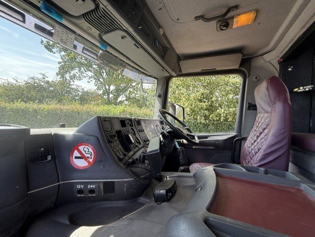 Whittaker Professional Transporter Scania P260 Horsebox - Trailers & Horseboxes