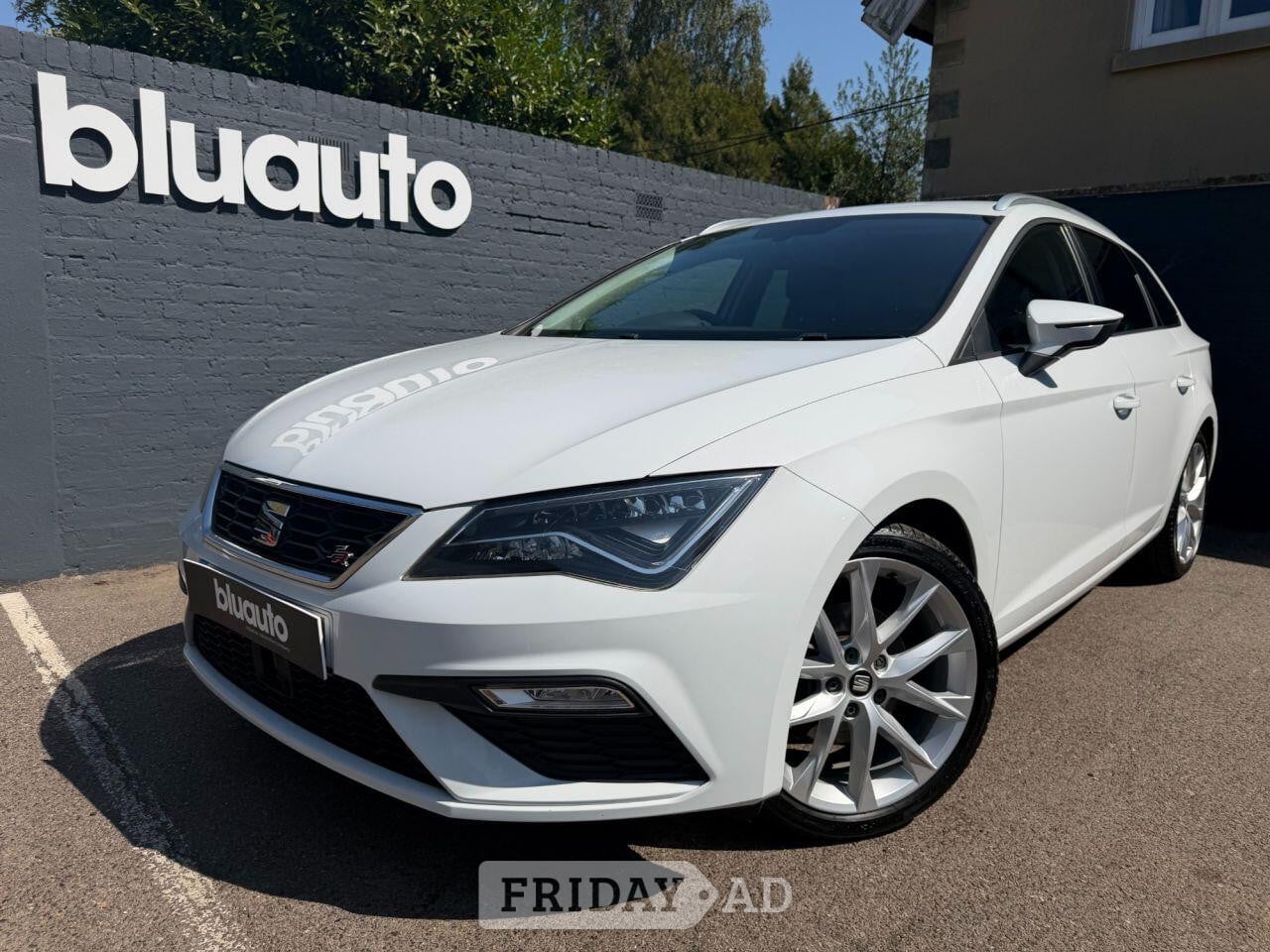 [ berth ]SEAT Leon