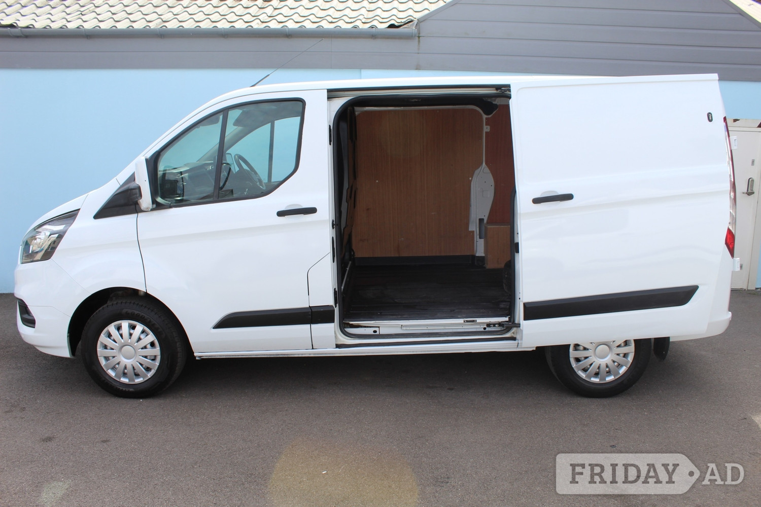 [ berth ]Ford Transit Custom