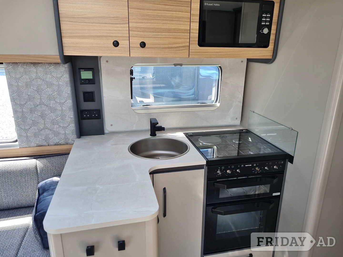 [6 berth ]Bailey Pegasus Black Edition Amalfi