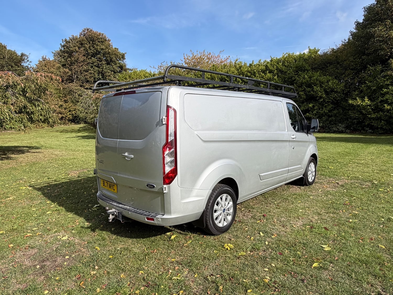 [ berth ]Ford Transit Custom