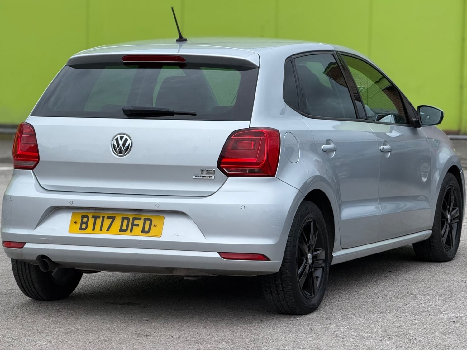 Volkswagen Polo 2017 - Cars in Leeds