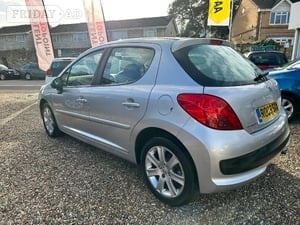 Peugeot 207 2009 - Cars