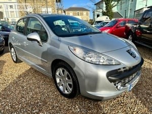 [ berth ]Peugeot 207