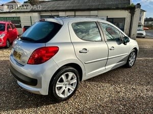 Peugeot 207 2009 - Cars in Ryde