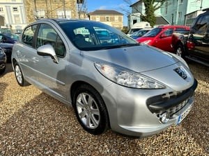 [ berth ]Peugeot 207