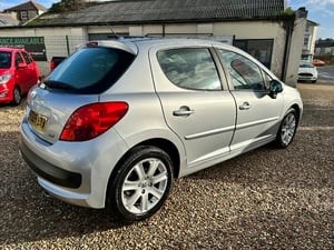 Peugeot 207 2009 - Cars in Ryde