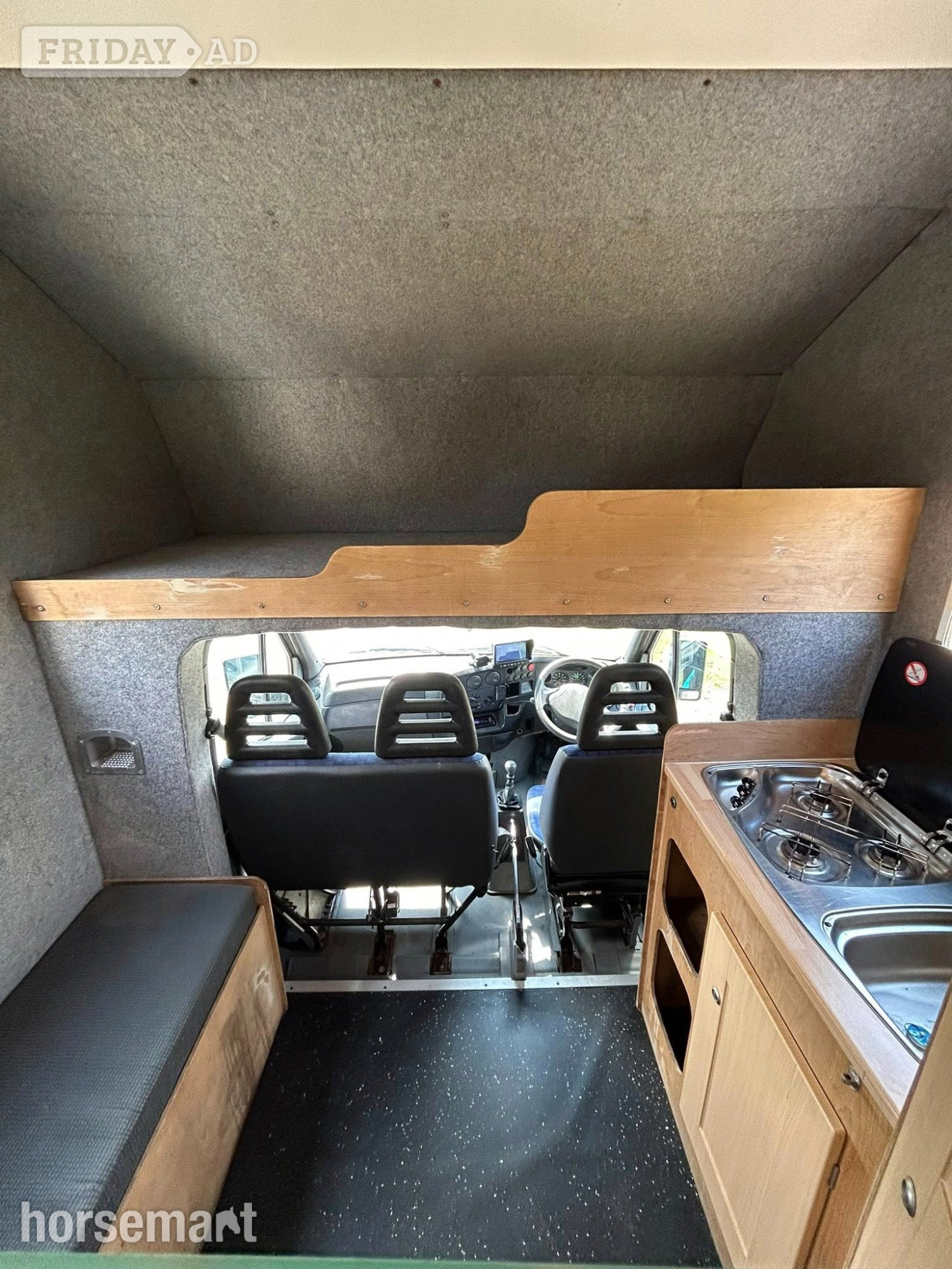 Peper Harow Trophy Twin SWB Iveco-ford Horsebox - Trailers & Horseboxes