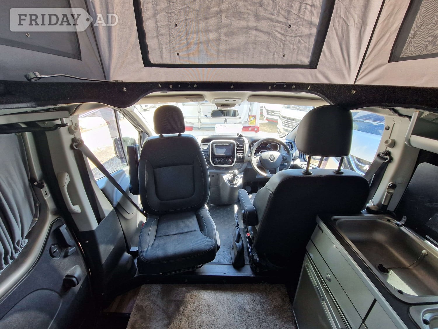 Renault Trafic raffic Reimo Trio S 2017 for sale - Motorhomes & Caravans in Highbridge