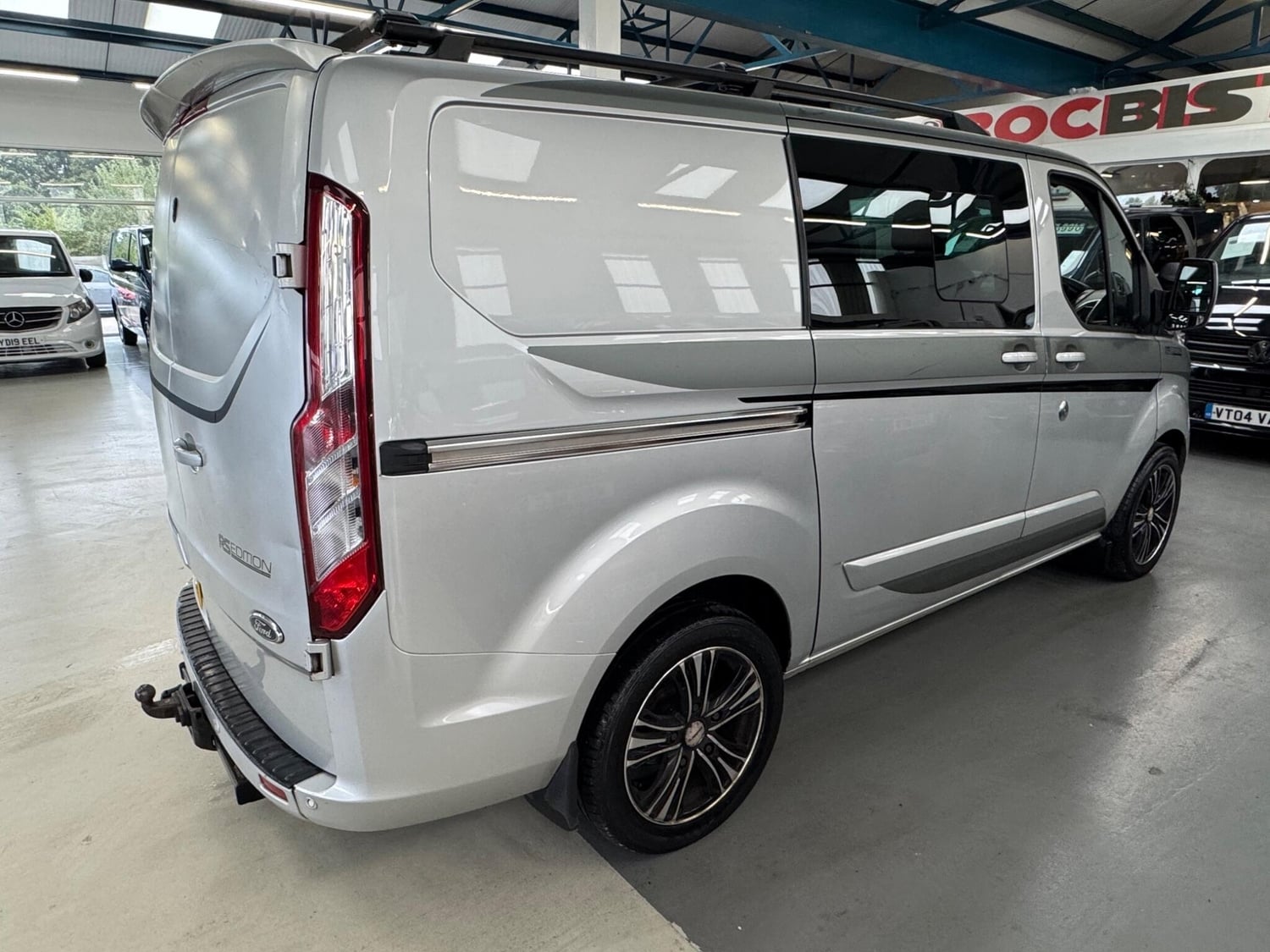 [ berth ]Ford Transit Custom