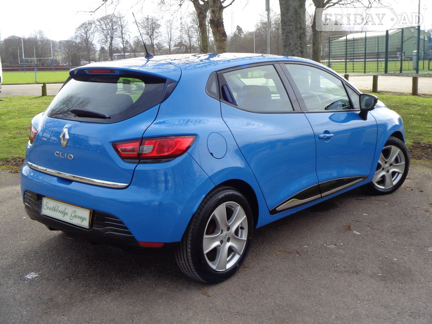 [ berth ]Renault Clio