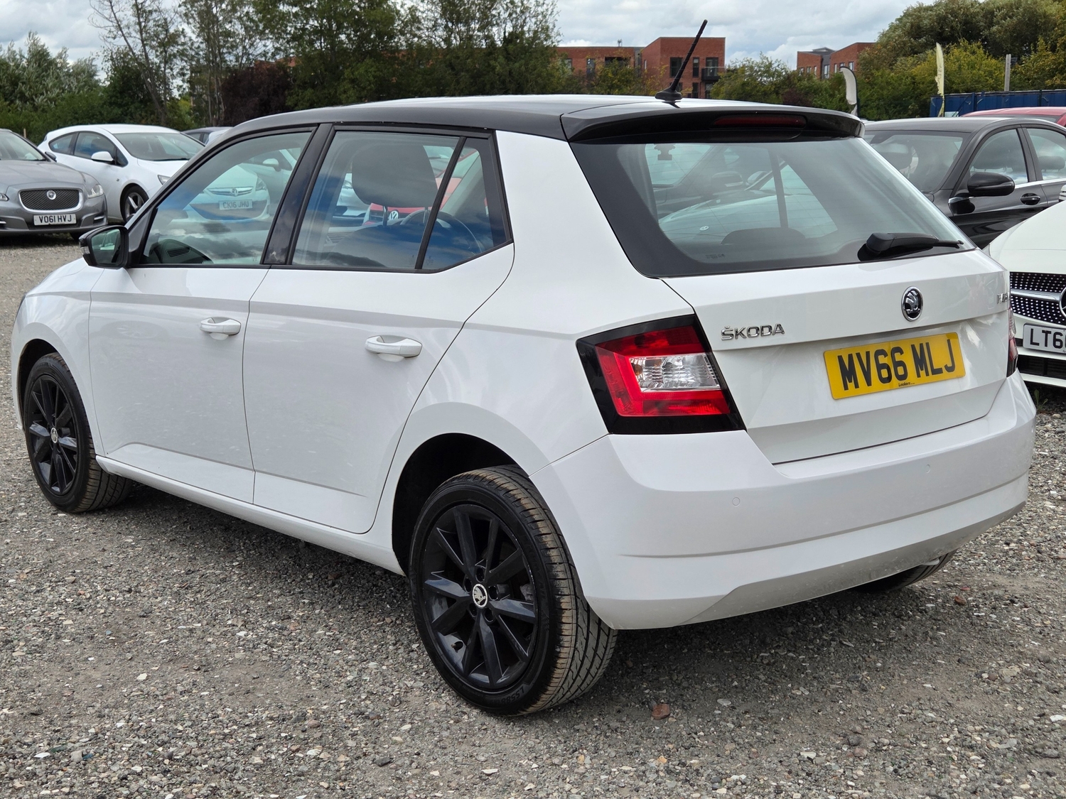 Skoda Fabia 2016 - Cars