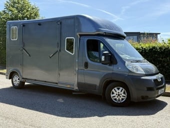 Equi-Trek Sonic Peugeot Boxer Crew cab Horsebox