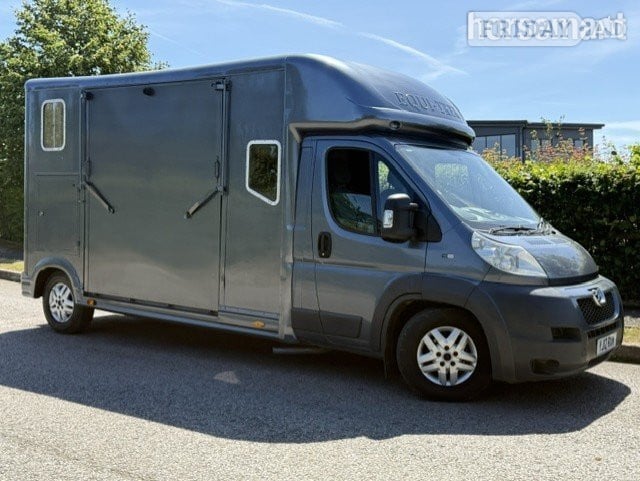 Equi-Trek Sonic Peugeot Boxer Crew cab Horsebox in Banbury