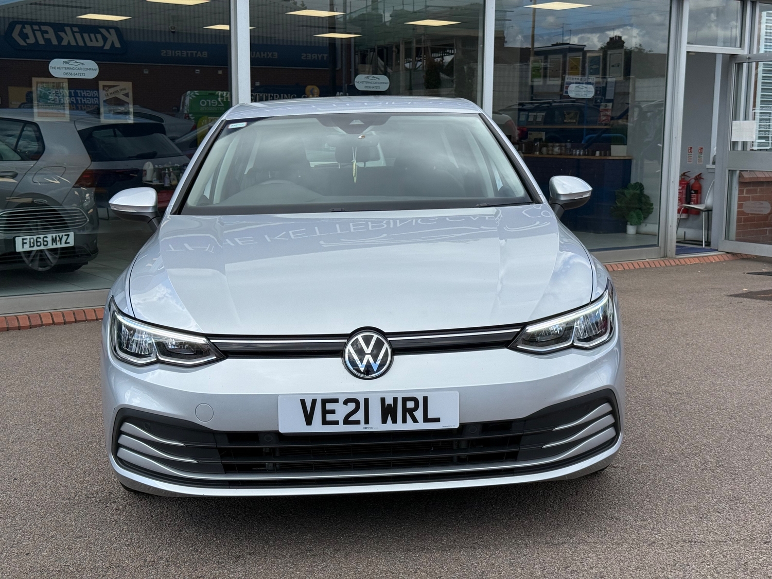 Volkswagen Golf 2021 - Cars