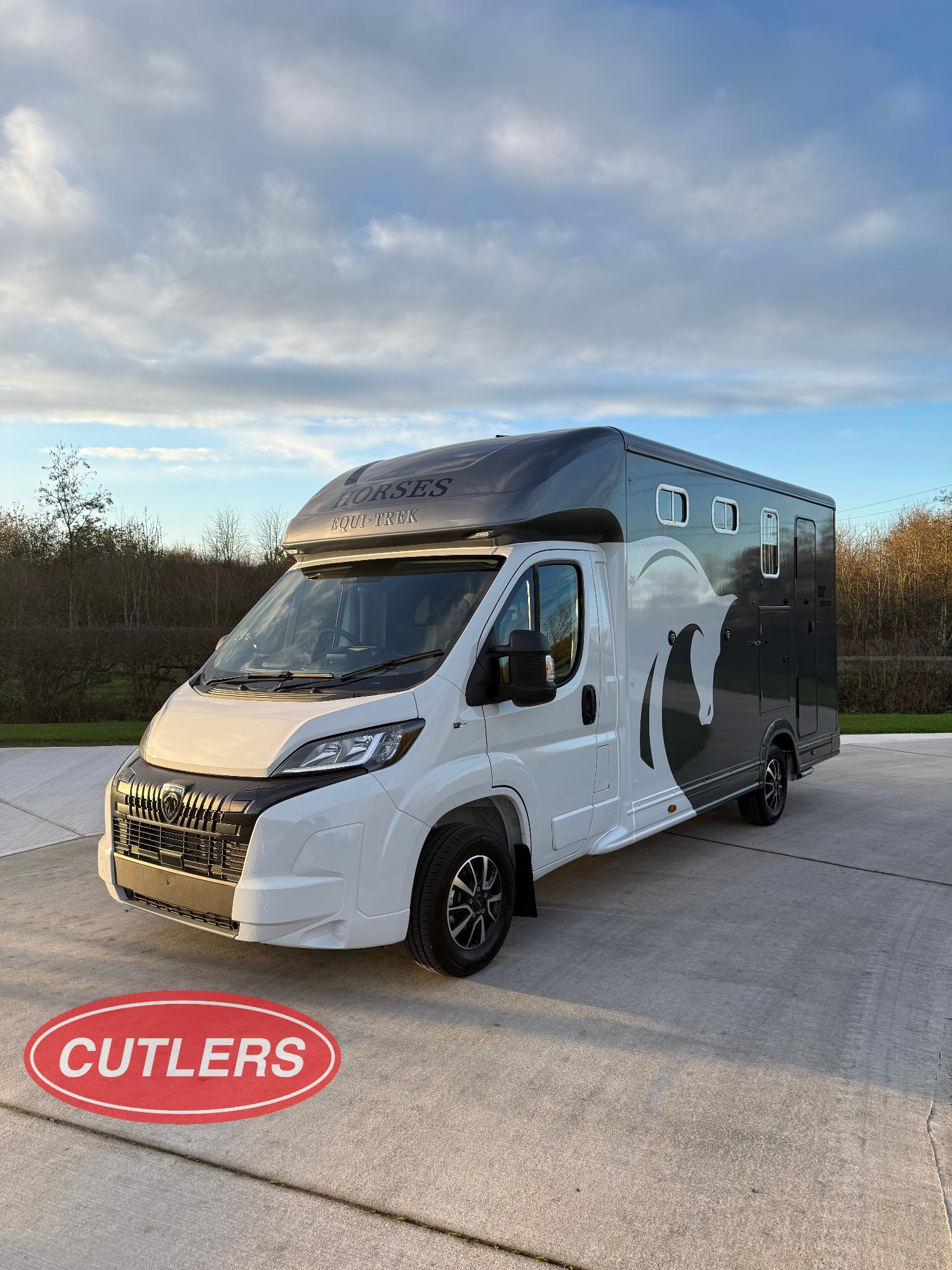 Equi-Trek Equinox Excel Peugeot Horsebox - Trailers & Horseboxes in Yoxall