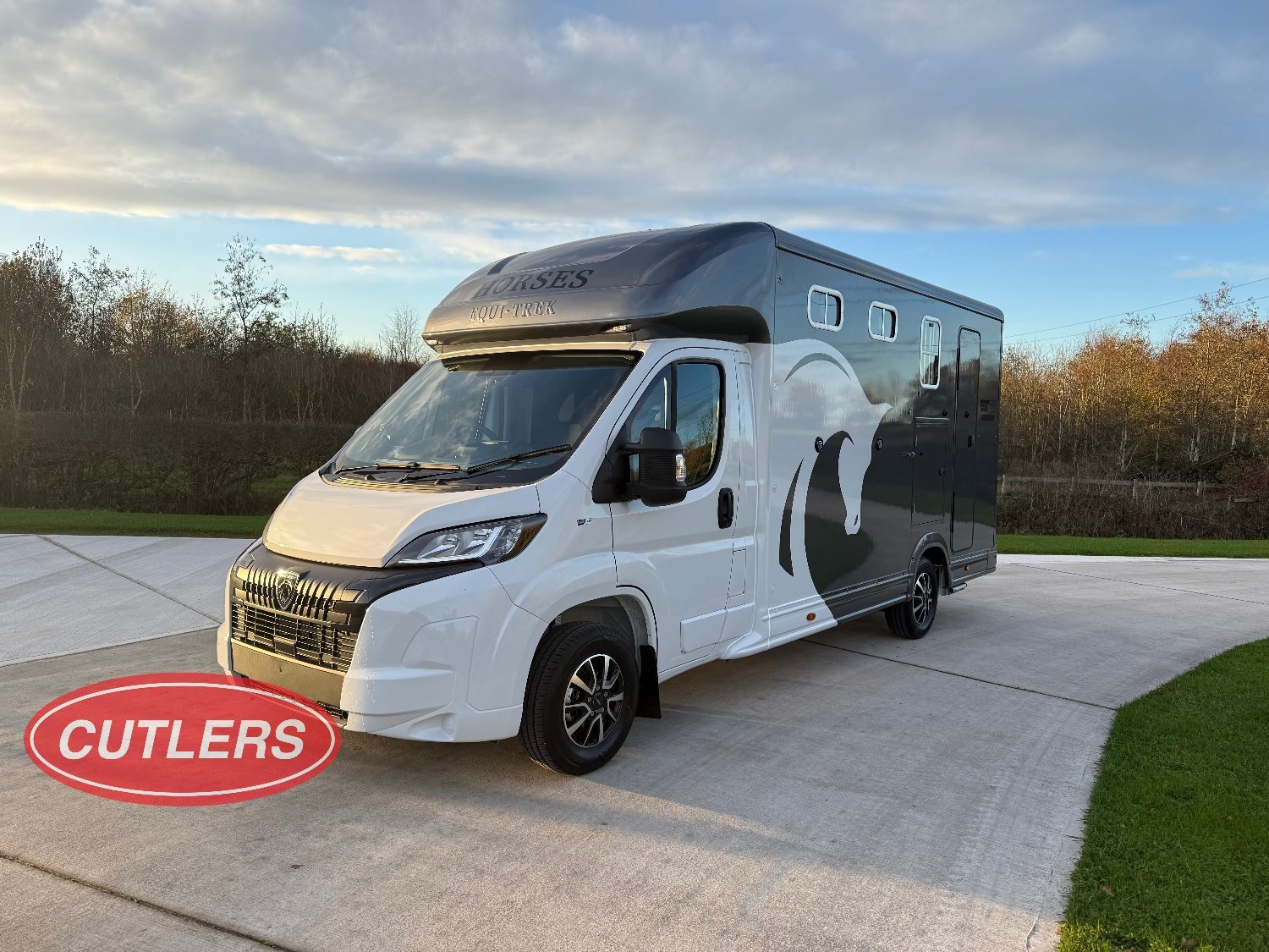 Equi-Trek Equinox Excel Peugeot Horsebox - Trailers & Horseboxes