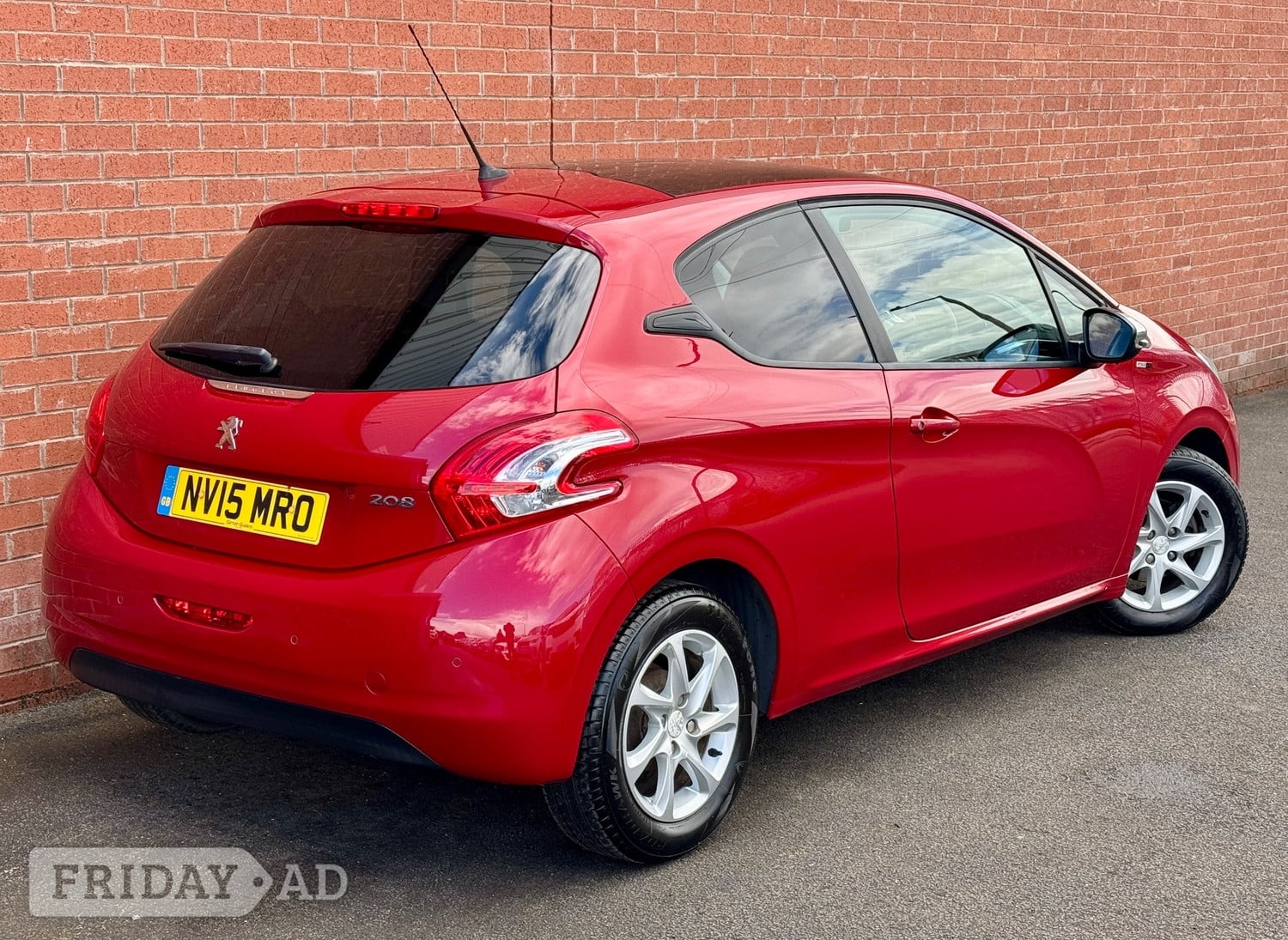 [ berth ]Peugeot 208