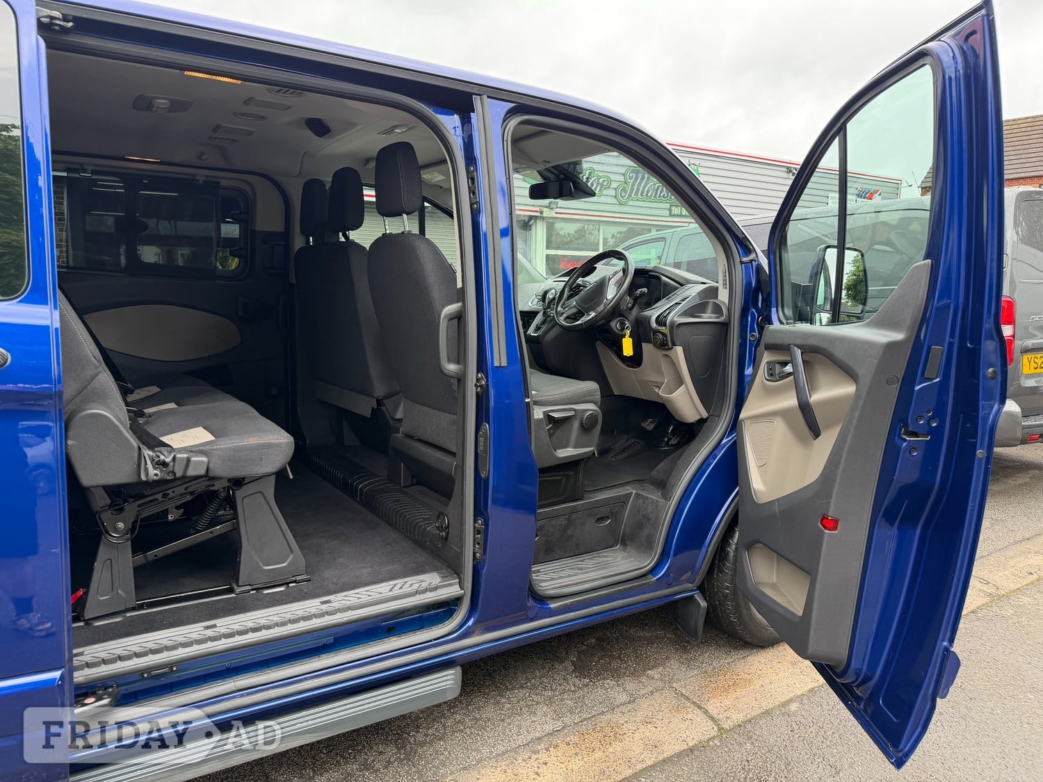[ berth ]Ford Tourneo Custom
