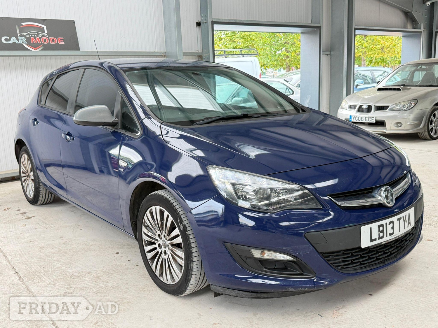 Vauxhall Astra 2013 in Hillingdon