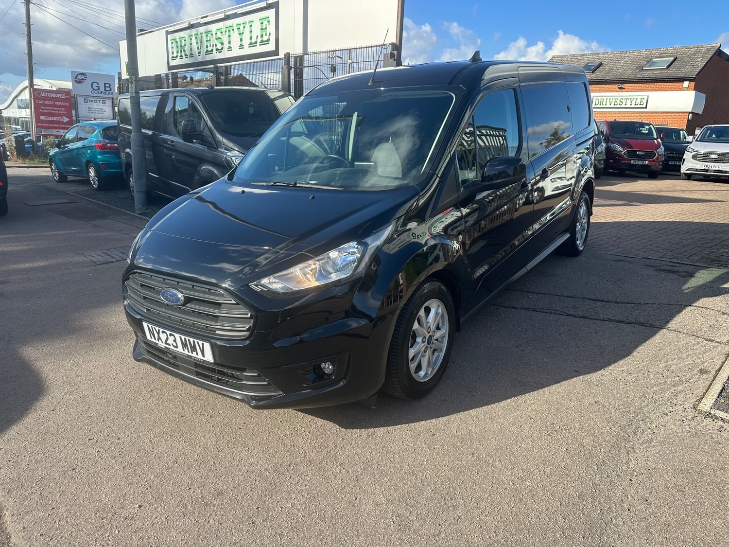 [ berth ]Ford Transit Connect