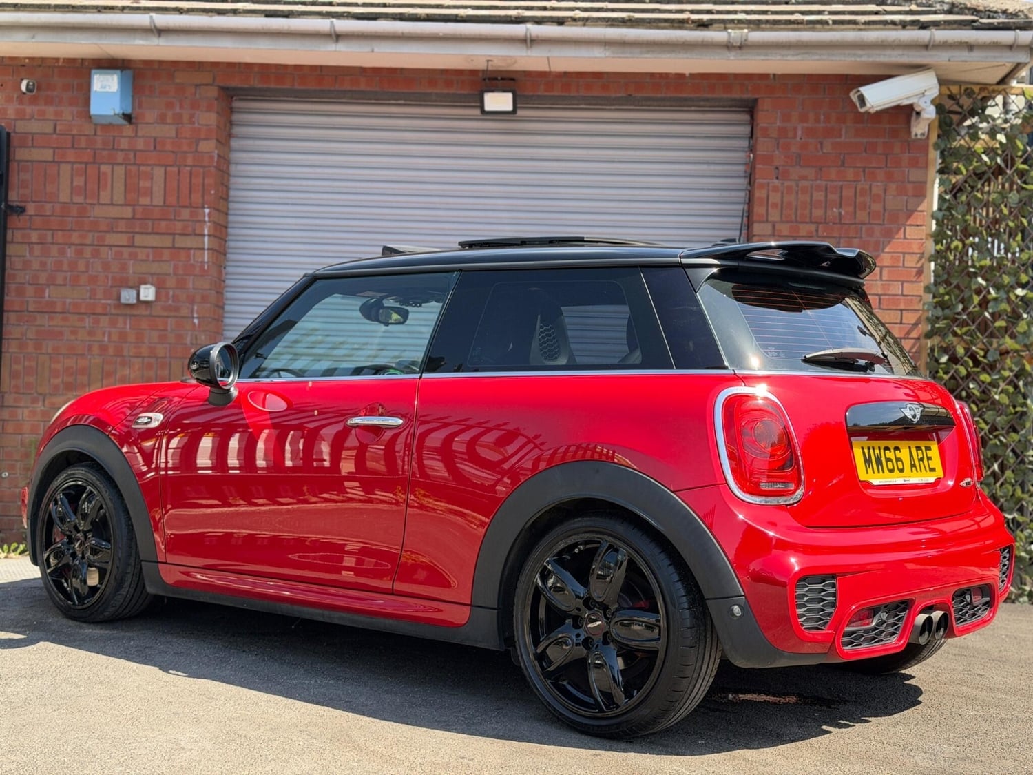 Mini Hatch 2016 - Cars in Swindon