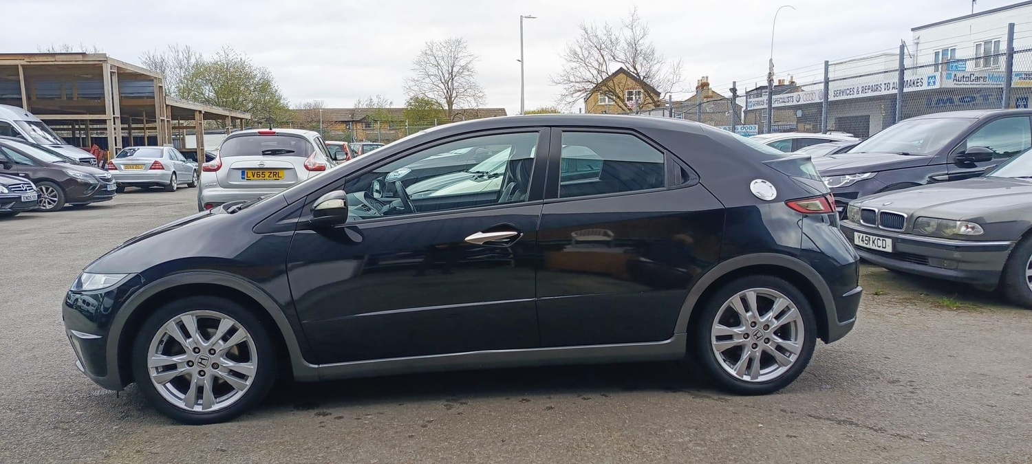 Honda Civic 2010 - Cars