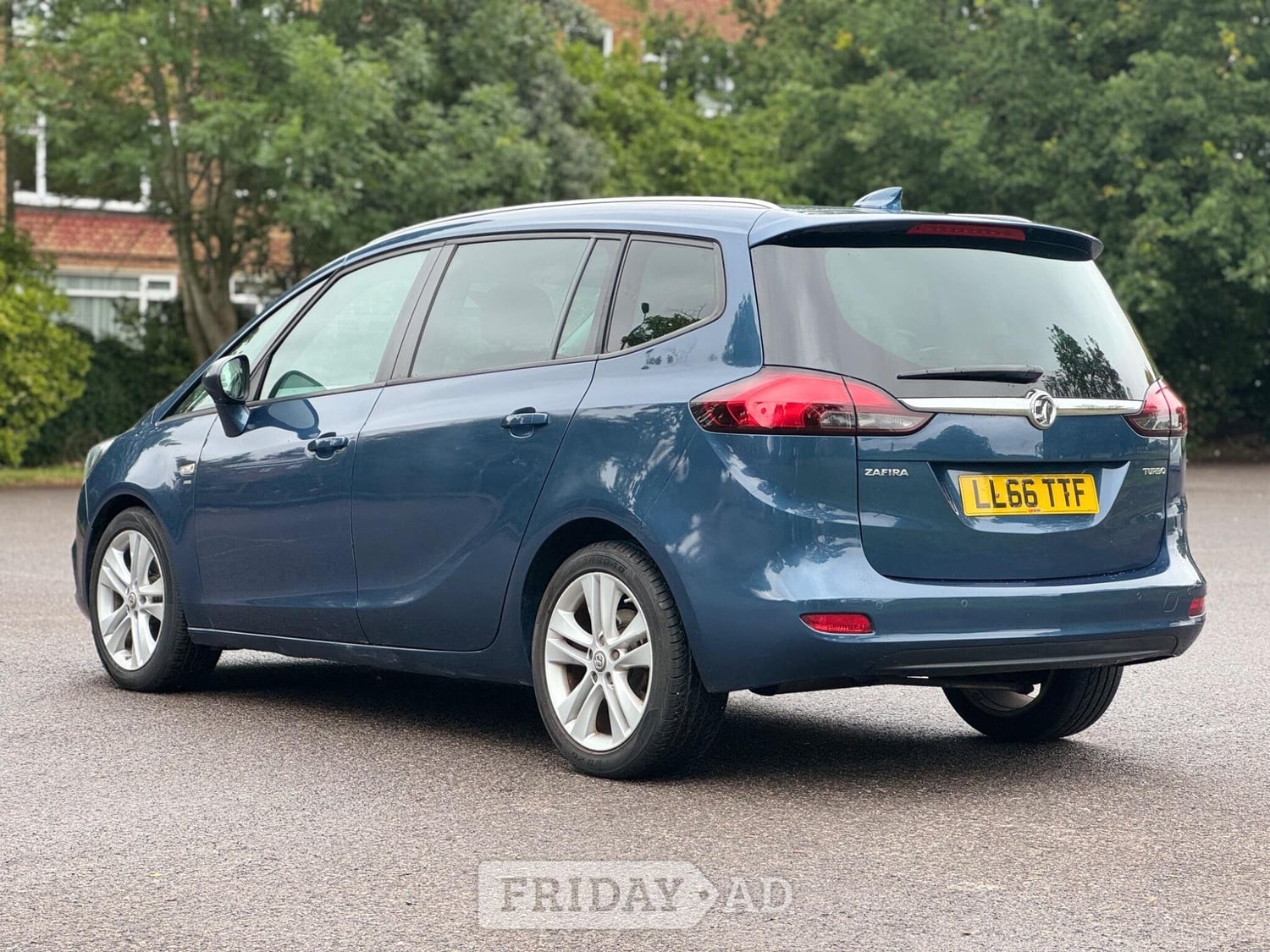 Vauxhall Zafira Tourer 2016 - Cars in Romford