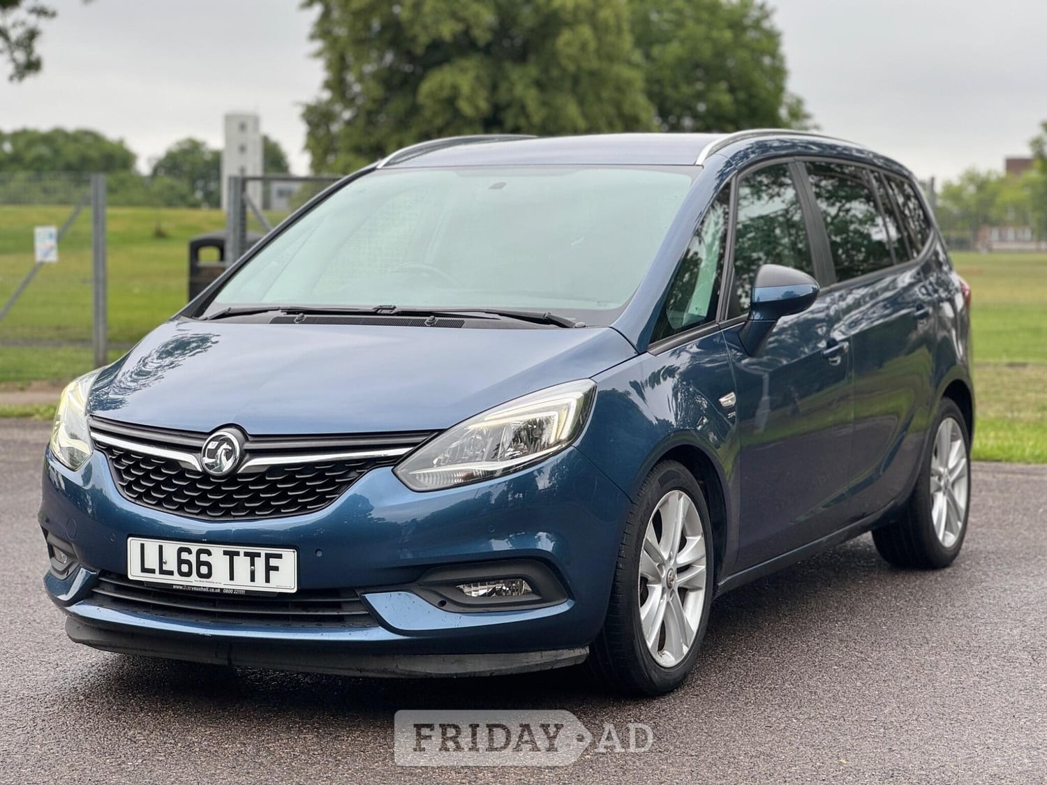 [ berth ]Vauxhall Zafira Tourer