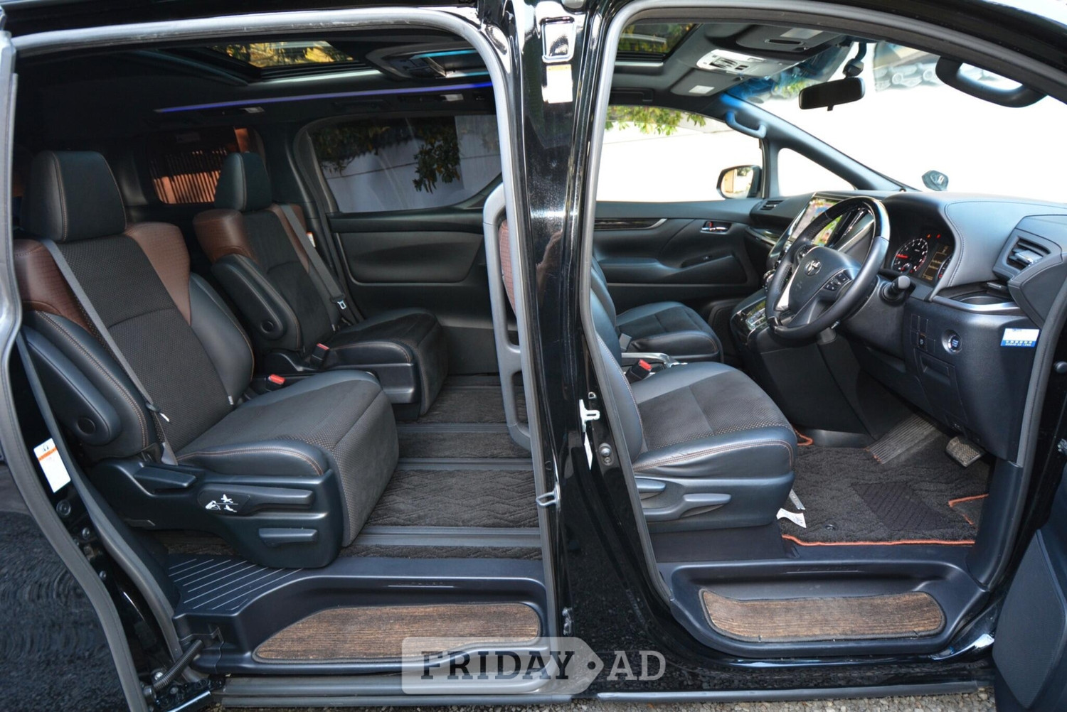 Toyota Alphard Chingford