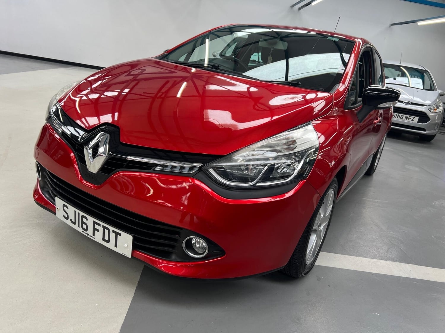 Renault Clio 2016 - Cars in Bolton