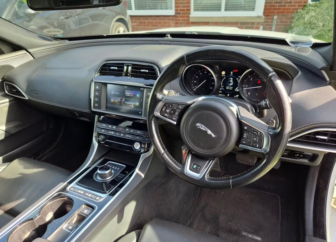 [ berth ]Jaguar XE