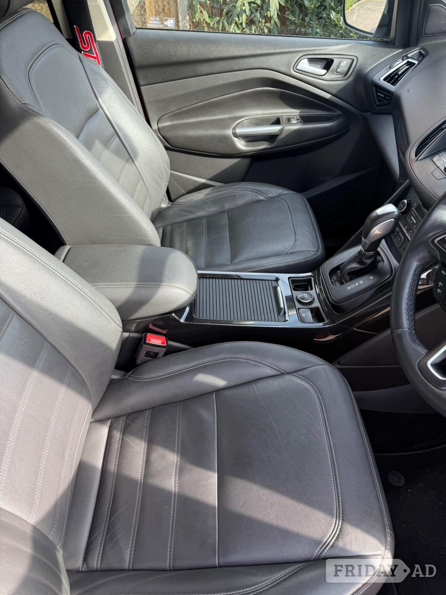 [ berth ]Ford Kuga