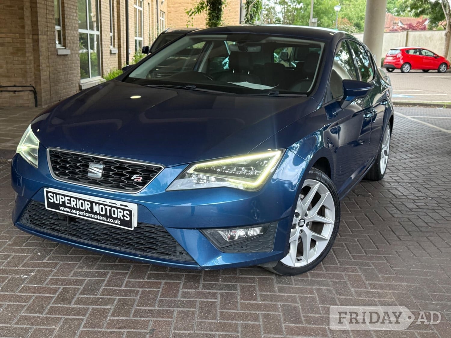 [ berth ]SEAT Leon