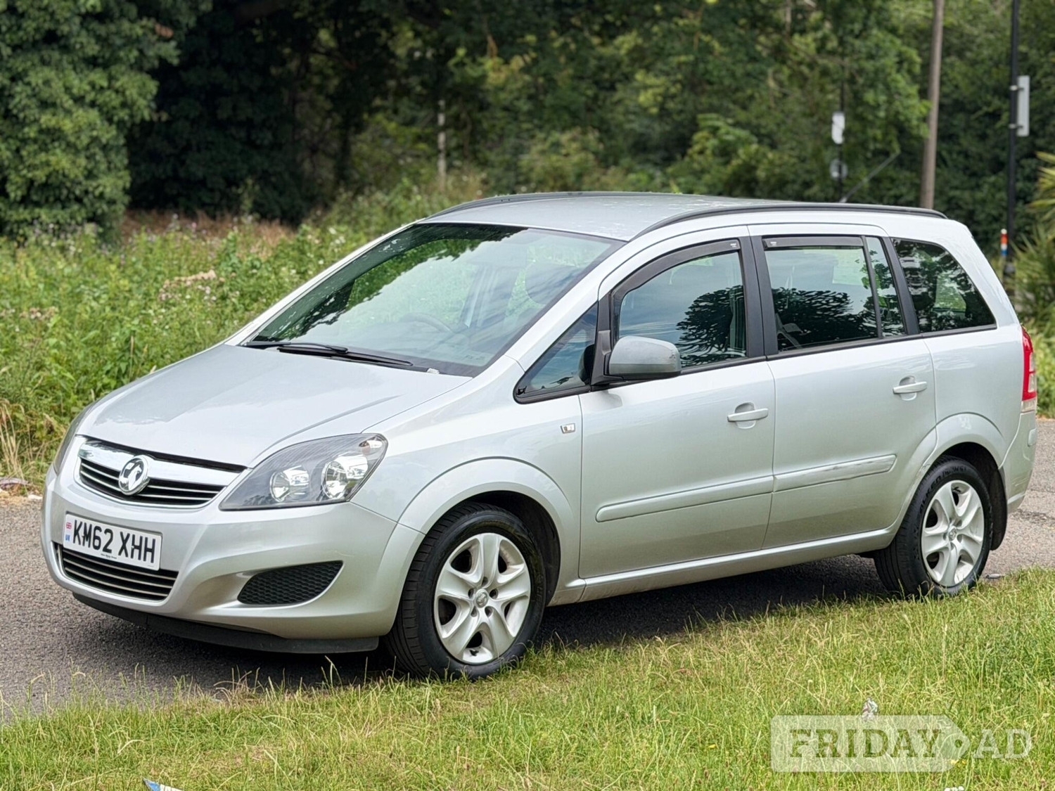 Vauxhall Zafira 2012 - Cars in Slough