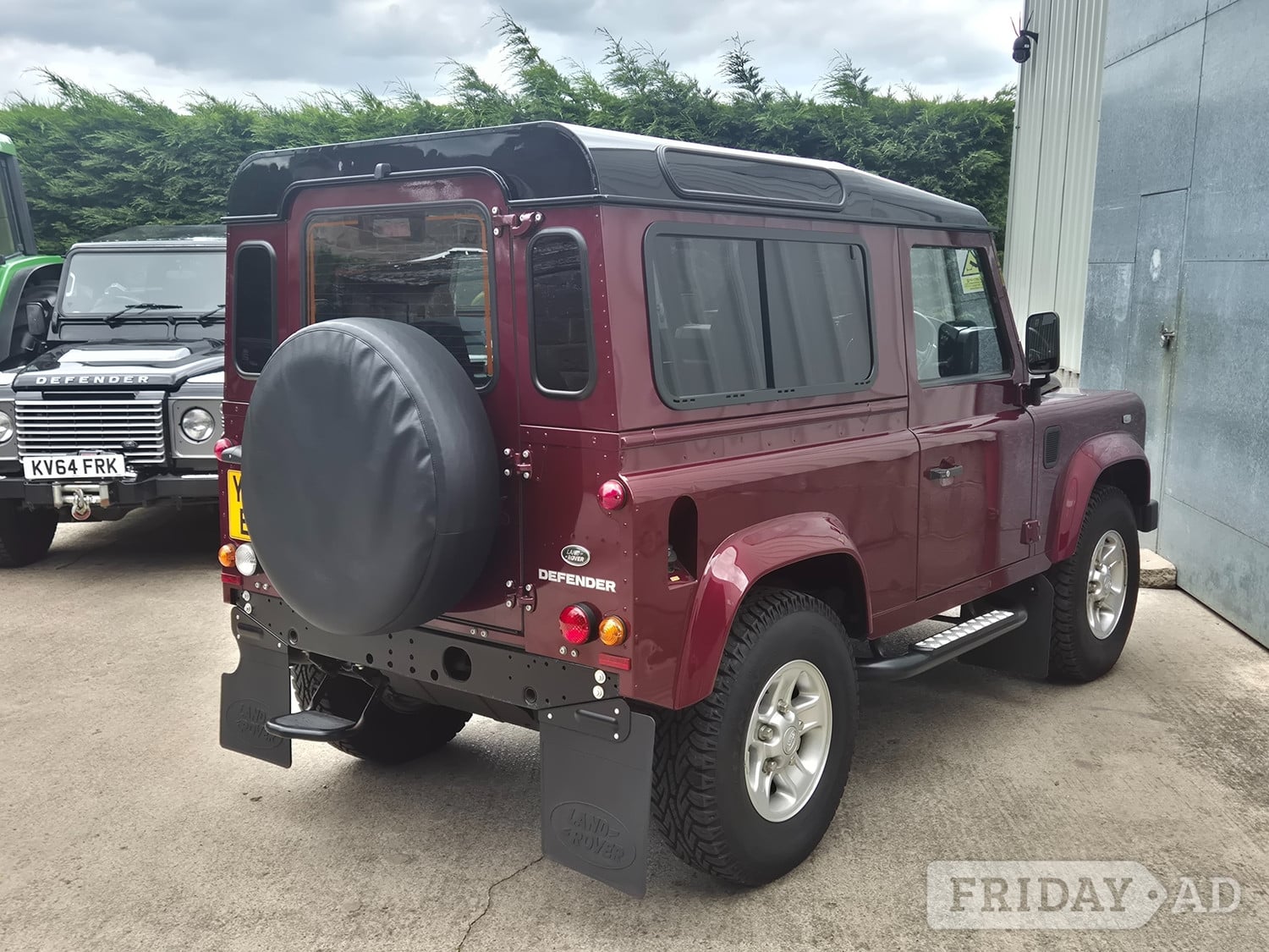 [ berth ]Land Rover Defender 90