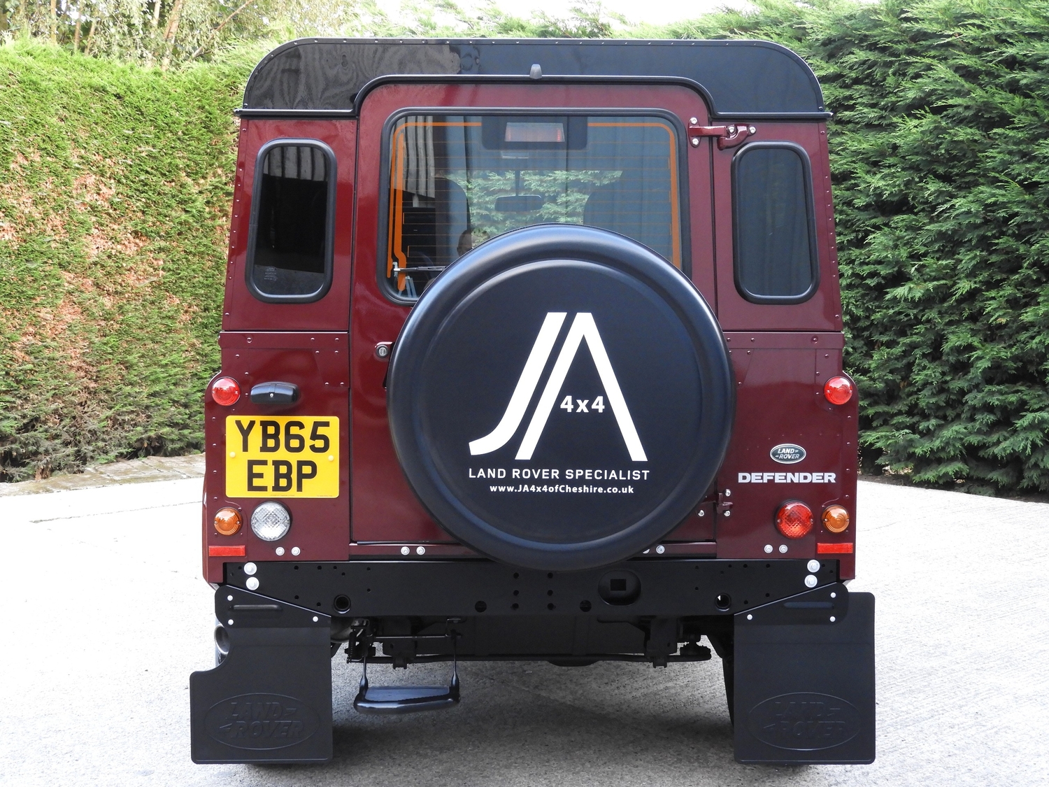 Land Rover Defender 90 2015 - Cars in Congleton