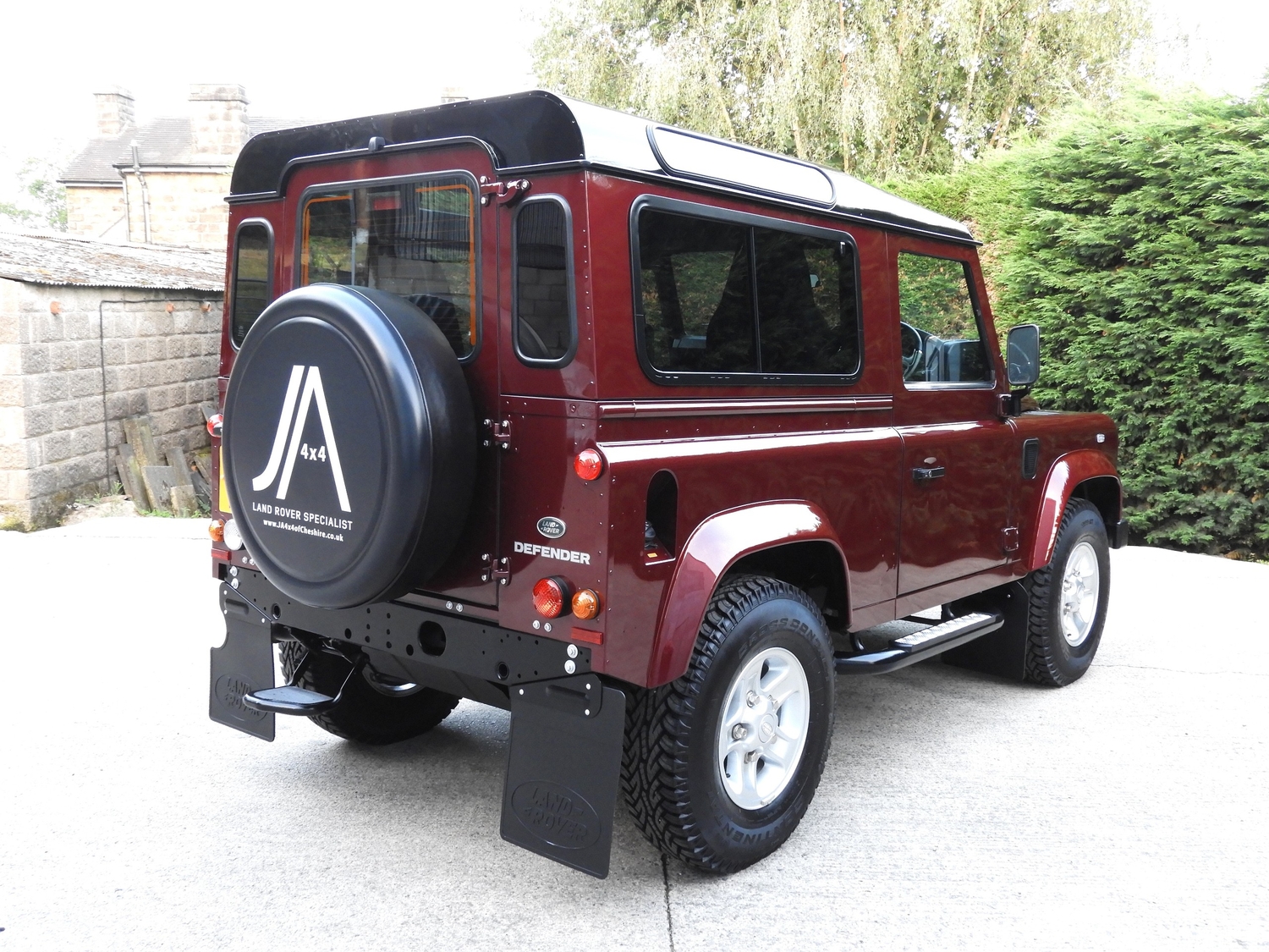 Land Rover Defender 90 2015 - Cars