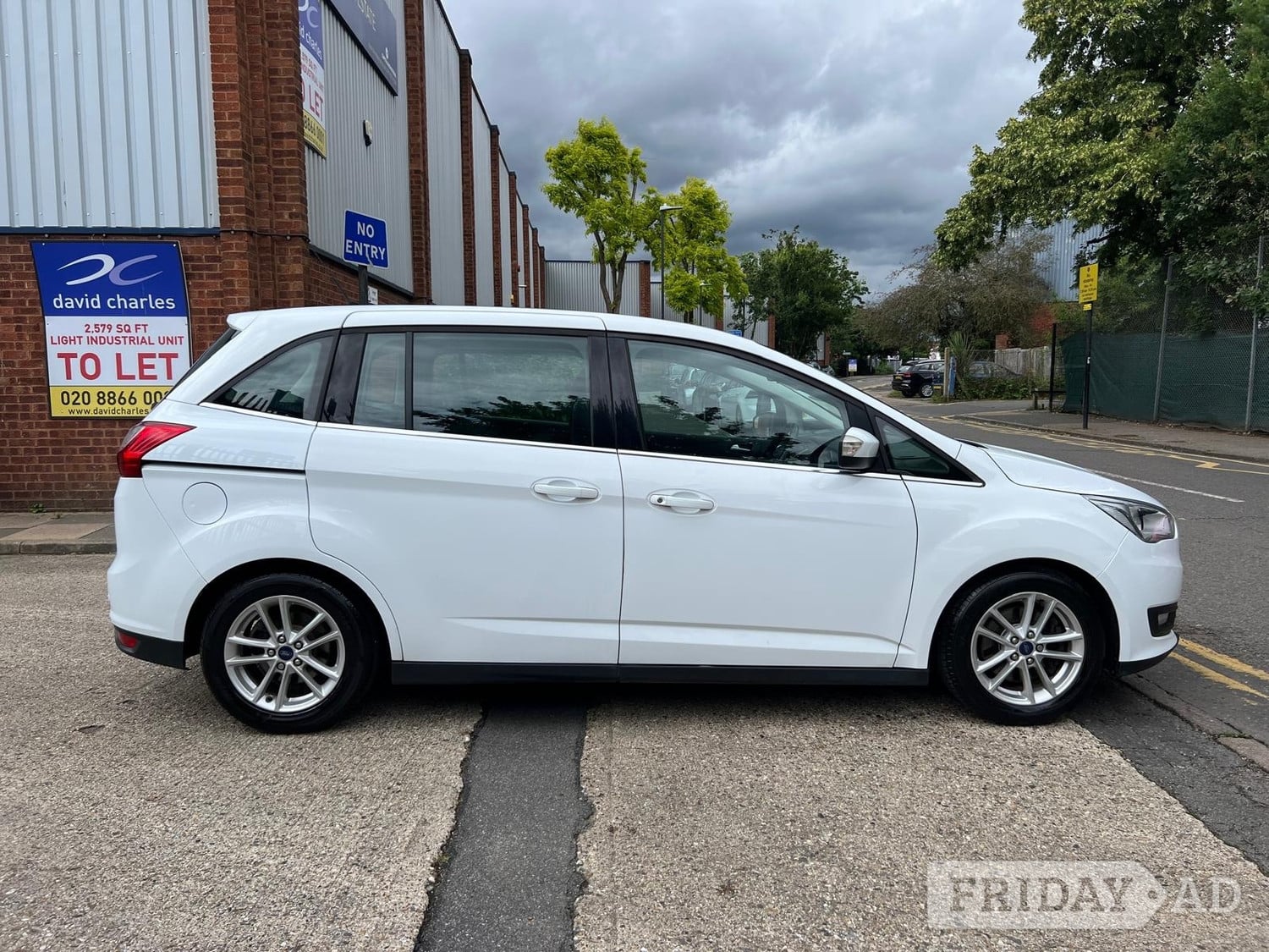 Ford Grand C-MAX 2017 - Cars in Harrow