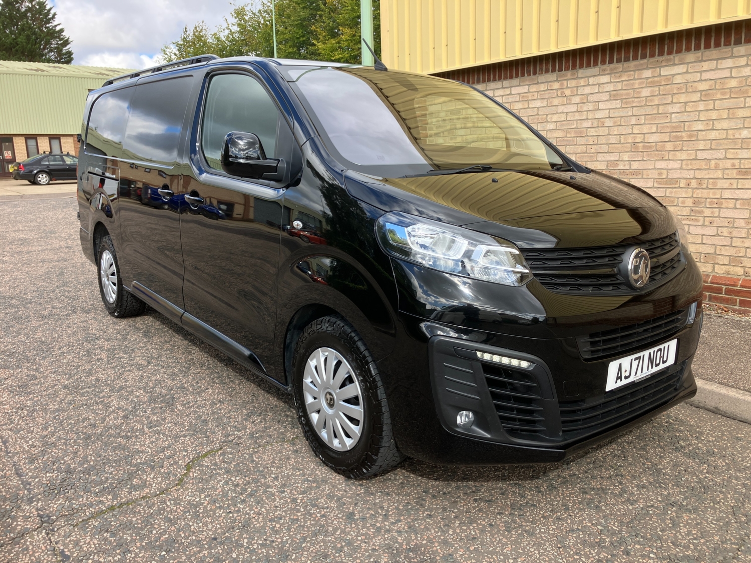 [ berth ]Vauxhall Vivaro