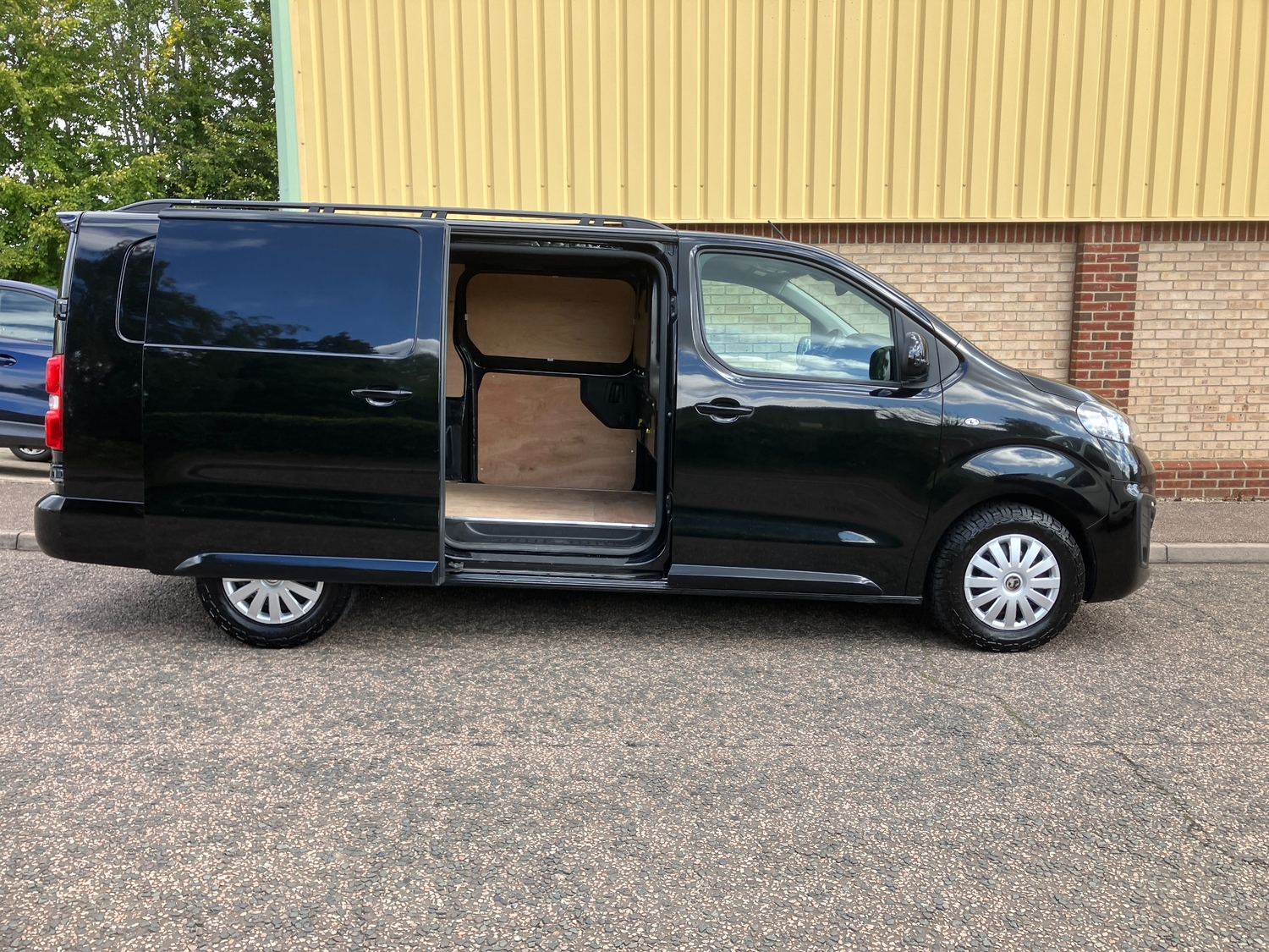 Vauxhall Vivaro 2022 - Vans & Commercial Vehicles