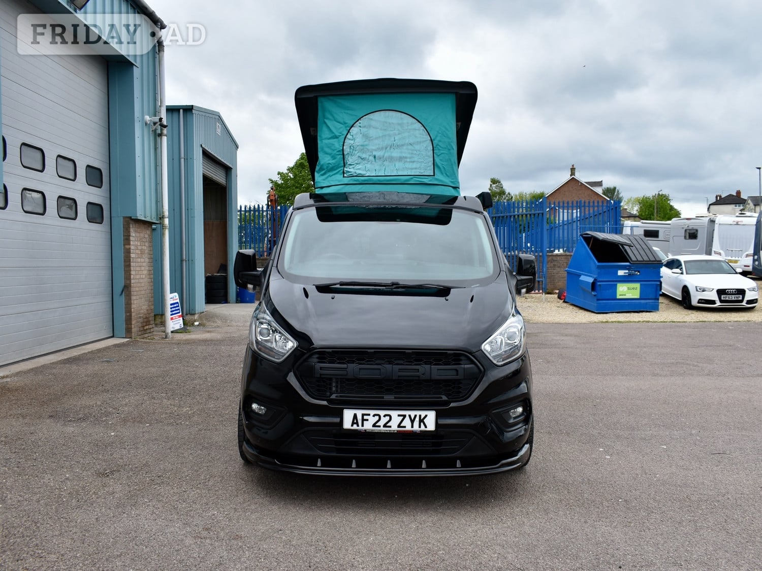 [ berth ]Ford Transit Custom