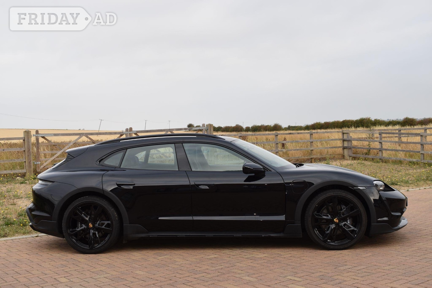 Porsche Taycan 2023 - Cars
