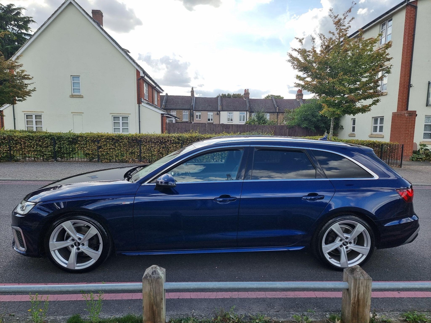 Audi A4 Avant 2020 - Cars