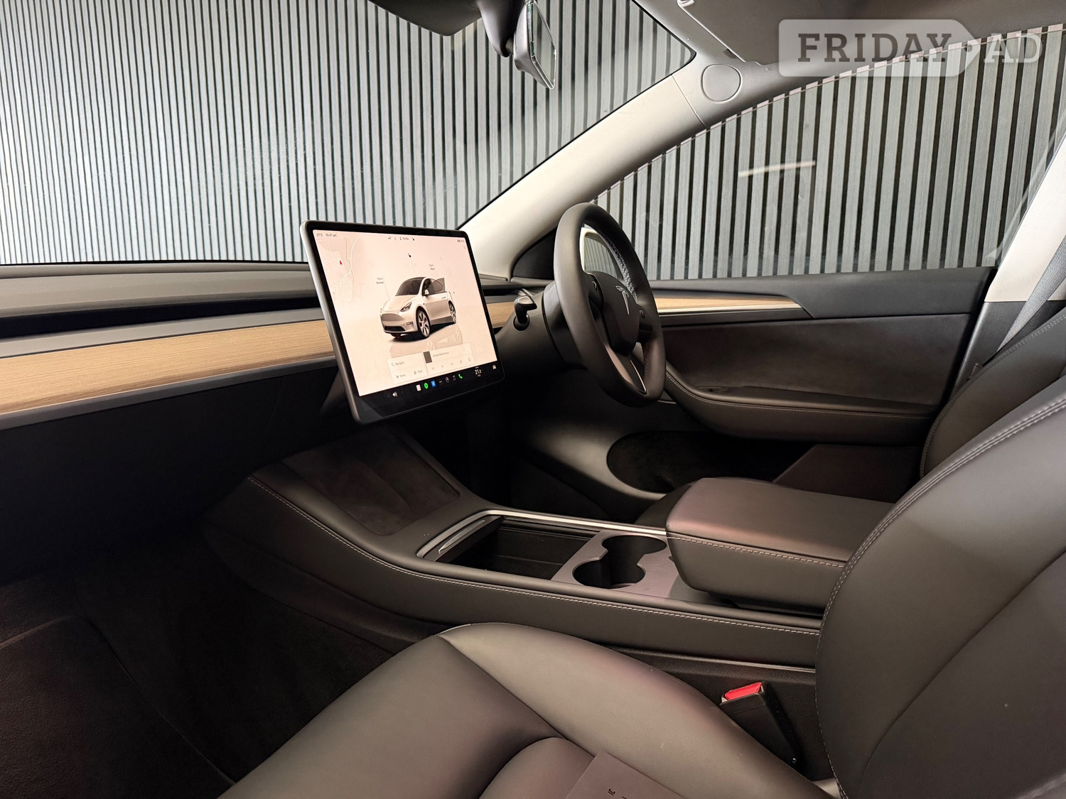 [ berth ]Tesla Model Y