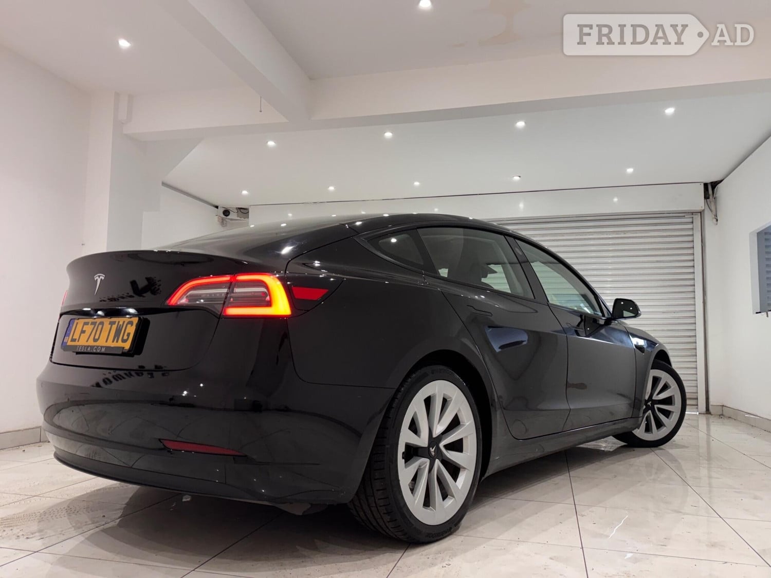 [ berth ]Tesla Model 3