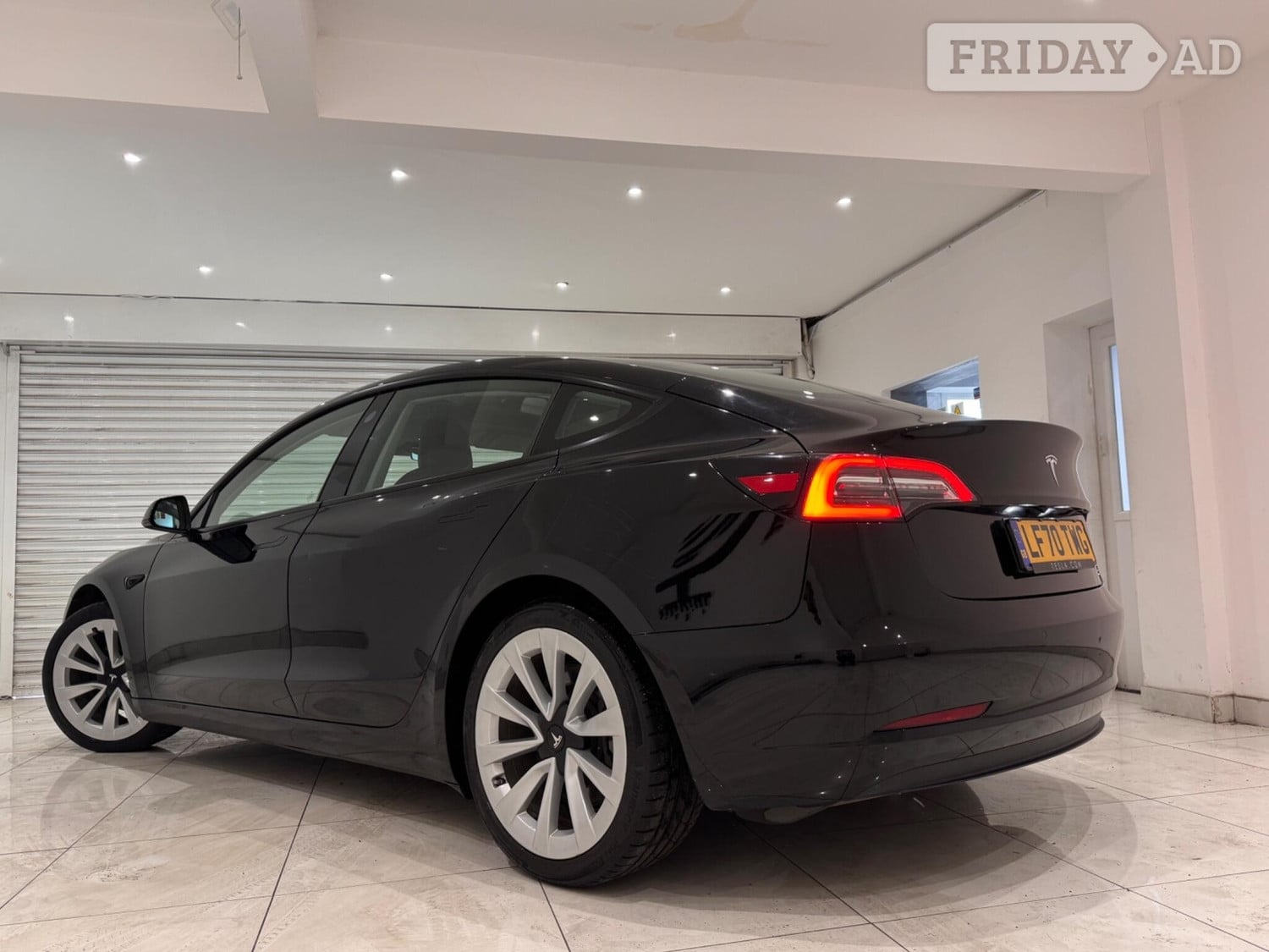 Tesla Model 3 2020 - Cars